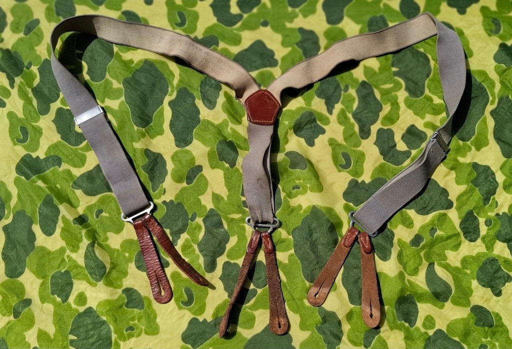 Webbing Suspenders - Bretels, Verzamelen, Militaria | Algemeen, Verzenden, Landmacht, Nederland, Embleem of Badge