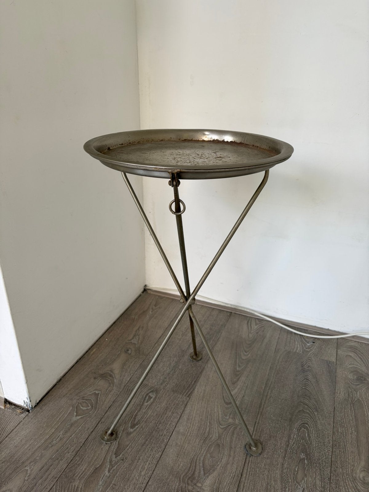 Metalen tafeltje, Huis en Inrichting, Tafels | Bijzettafels, Ophalen, Minder dan 55 cm, Gebruikt, Metaal of Aluminium