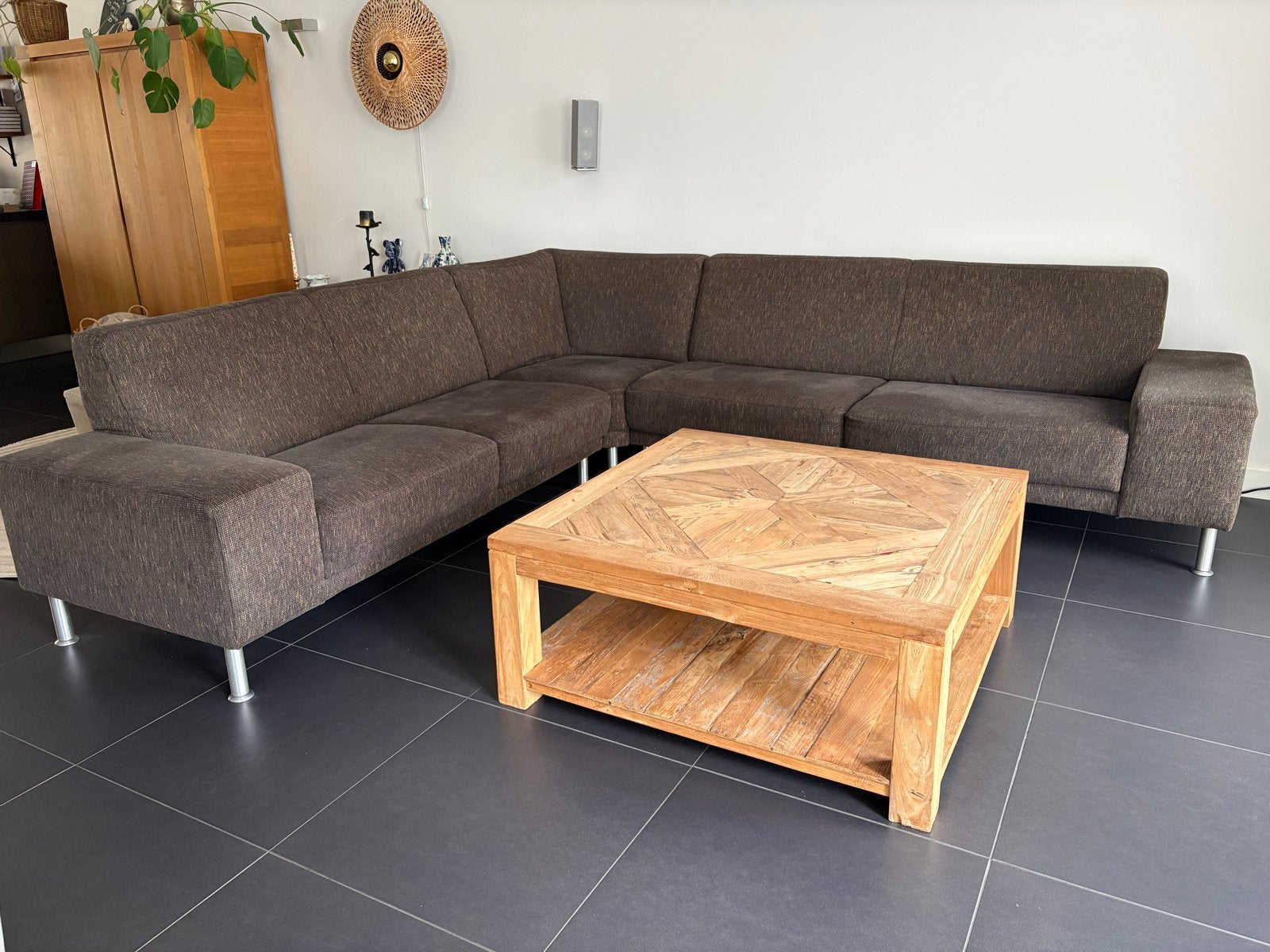 Ruime bruine hoekbank - 335x255cm - Ophalen in Loon op Zand, Ophalen, Gebruikt, Hoekbank, 300 cm of meer
