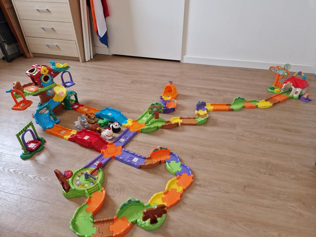 Vtech zoef zoef dierenbaan en stukje toettoet treinstation, Ophalen, Gebruikt, 6 maanden tot 2 jaar