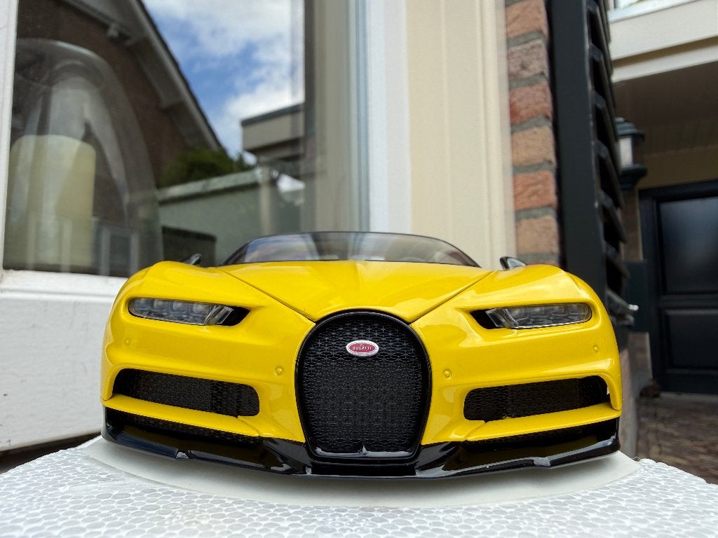 1:18 Bugatti Chiron Geel Zwart 2017 Autoart 70994, Hobby en Vrije tijd, Auto, Autoart, Nieuw, Ophalen of Verzenden