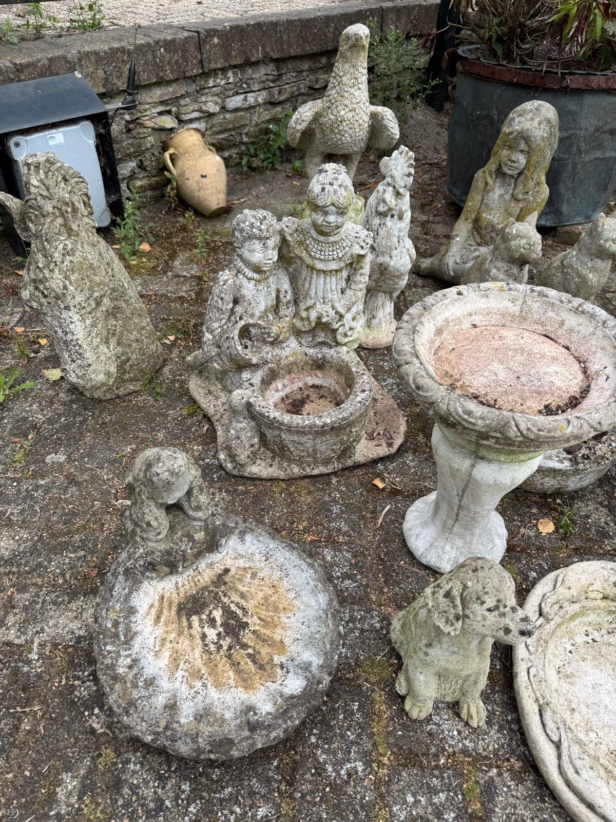 Gróte Partij Diverse tuinbeelden en vogelbaden van beton, Ophalen, Nieuw