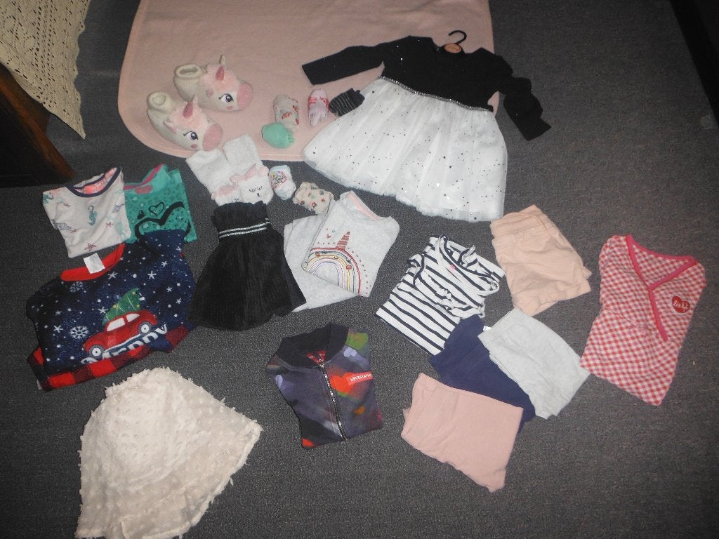 kinderkledingpakket maat 98 -104 met pantoffeltjes, Ophalen of Verzenden, Maat 104