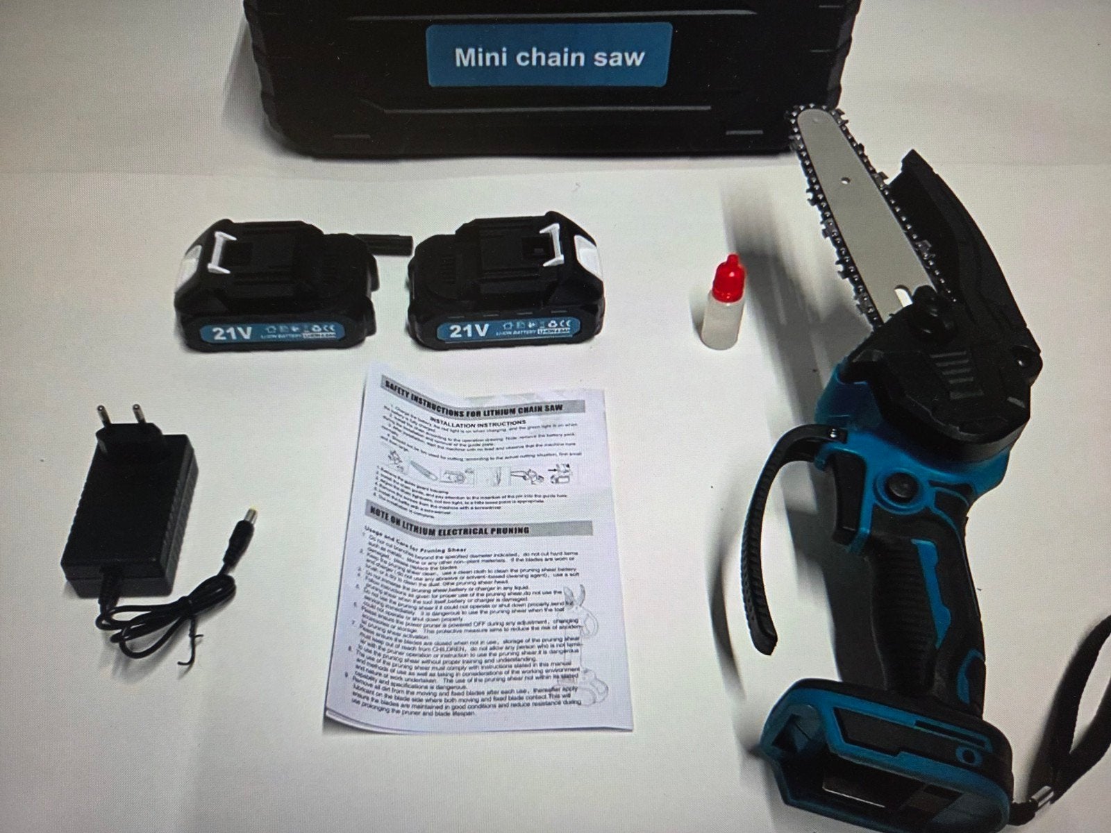 Mini kettingzaag 21V met 2 accu's en koffer, Onbekend, Kettingzaag, Nieuw, Ophalen of Verzenden