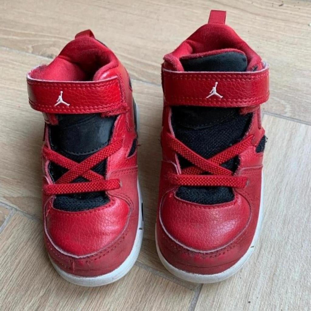 Rode Nike Jordan schoenen maat 25, Ophalen of Verzenden