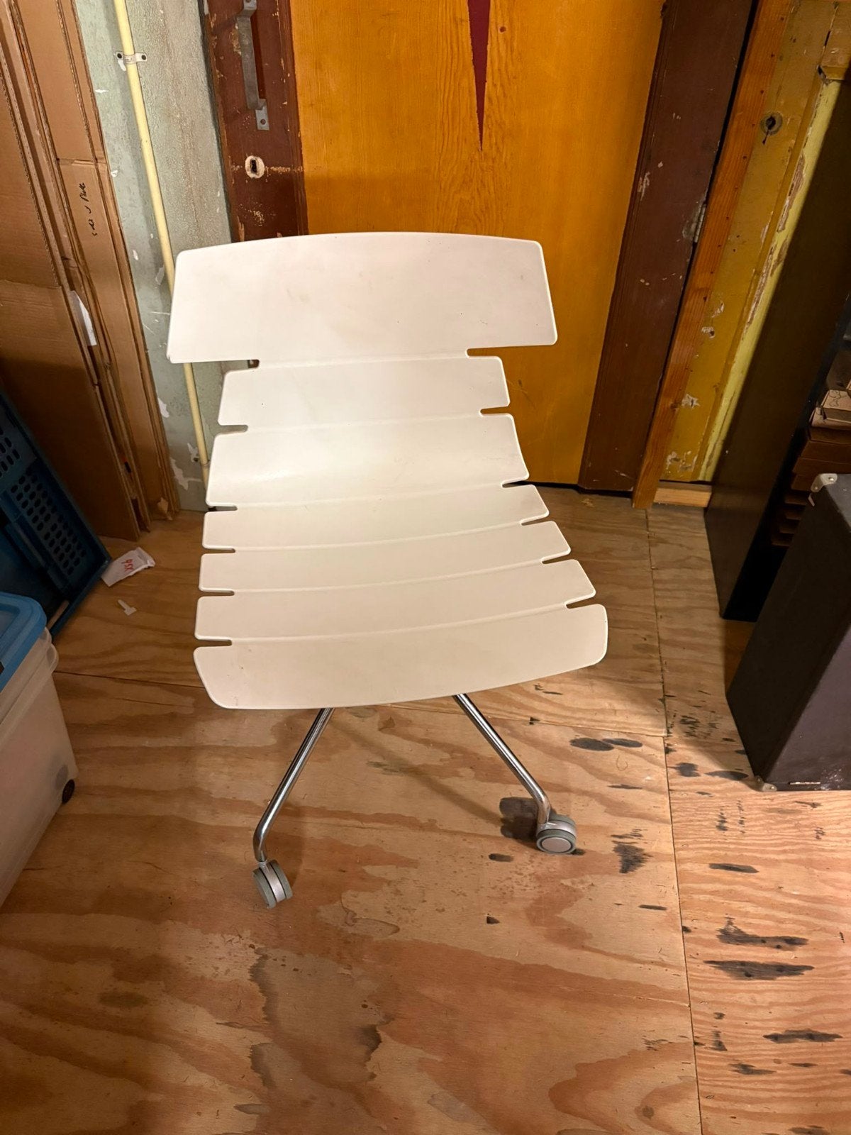 Witte bureaustoel met wieltjes - 50x40x80 cm, Huis en Inrichting, Stoelen, Ophalen, Gebruikt, Wit, Metaal