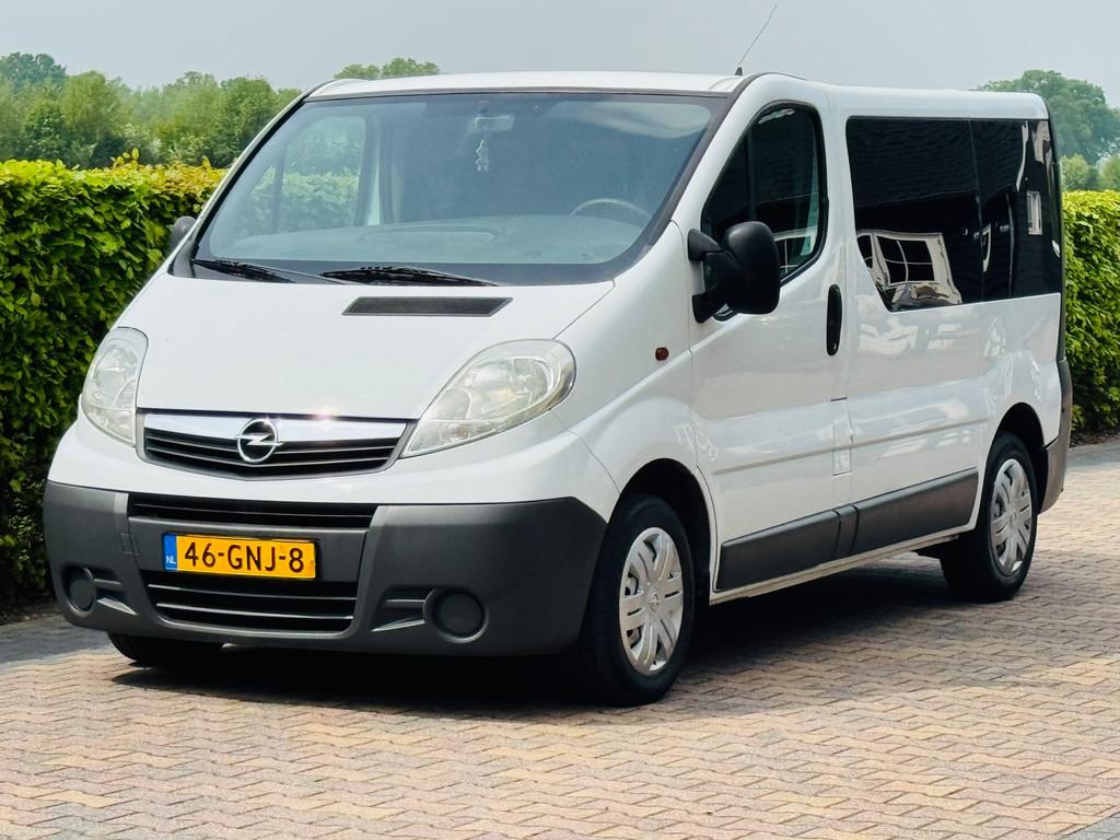 Opel Vivaro Combi 2.5 CDTI 9 PERSOONS, Auto's, Voorwielaandrijving, Stof, Wit, Bedrijf