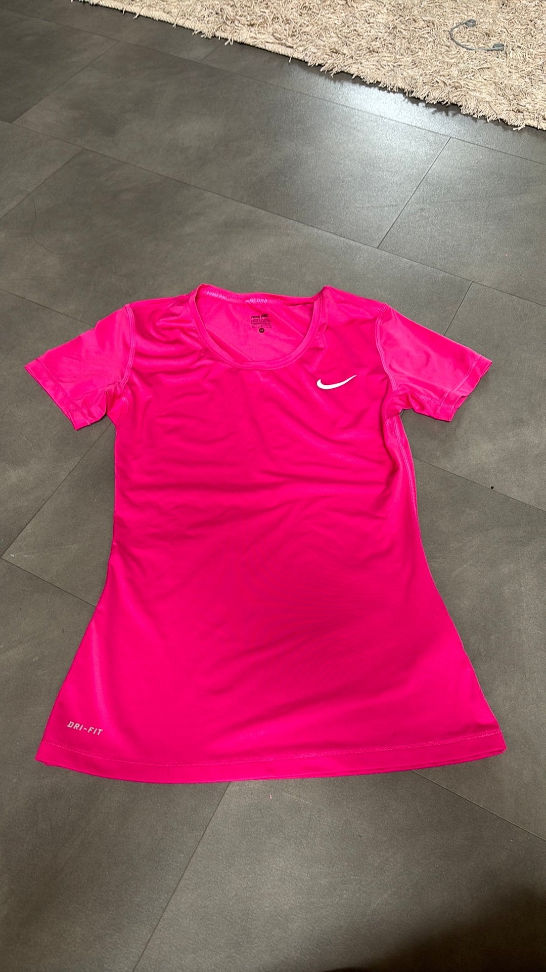 Nike Dri-FIT sportshirt – maat M, Kleding | Dames, Sportkleding, ., Ophalen of Verzenden, ., .