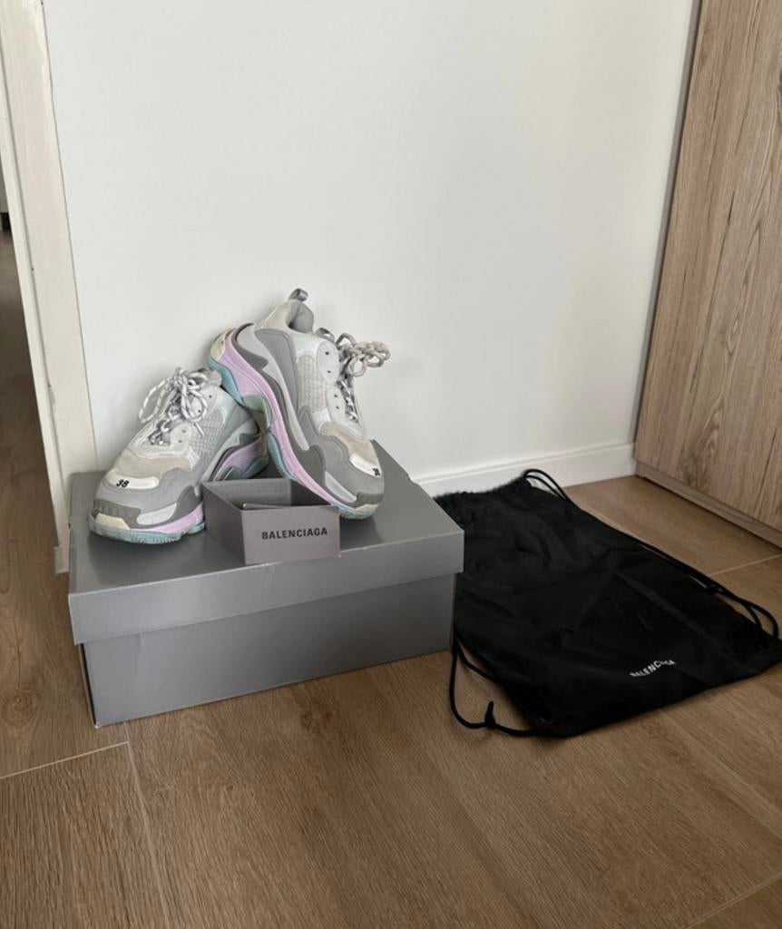 Balenciaga sneaker triple S maat 38, Overige kleuren, Ophalen of Verzenden, Sneakers of Gympen, Zo goed als nieuw