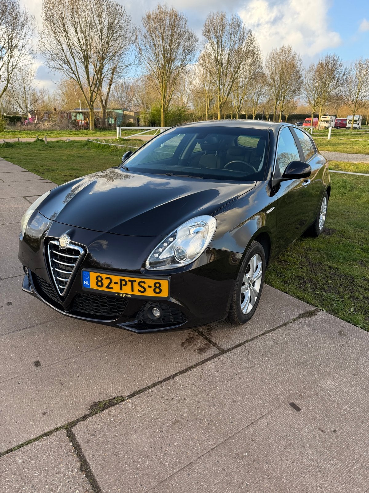 Alfa Romeo Giulietta 1.4 Turbo 2011 Zwart, Auto's, Alfa Romeo, Voorwielaandrijving, 4 cilinders, Zwart, Origineel Nederlands