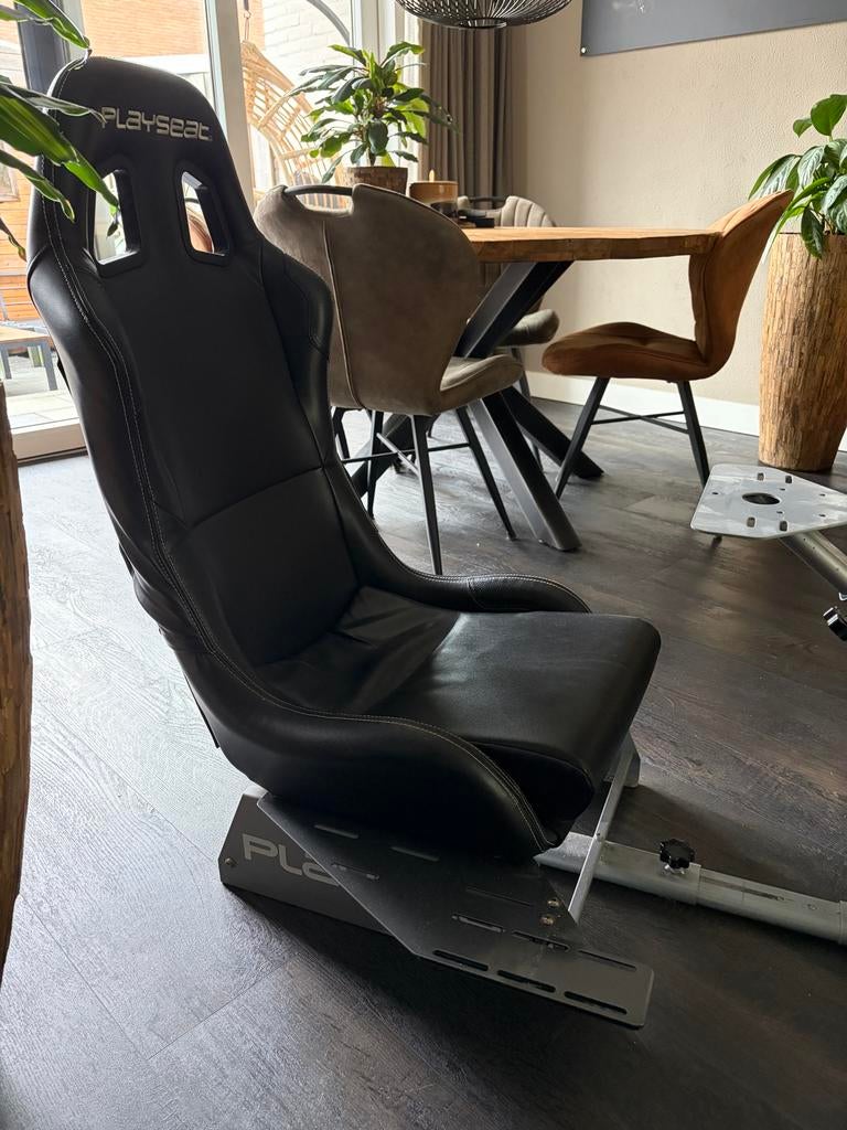 Playseat Evolution met extra houder voor schakelpook, Spelcomputers en Games, Games | Overige, Gebruikt, Ophalen