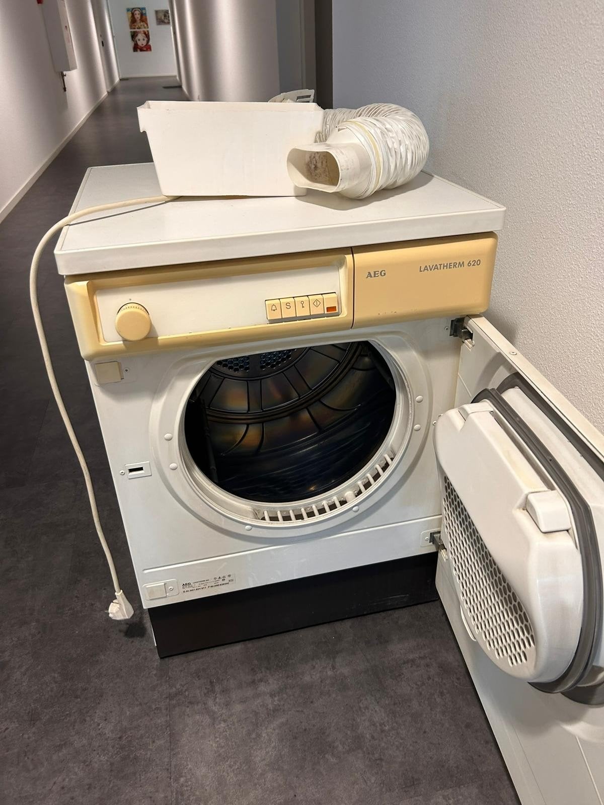 Gratis wasdroger met afvoerslang, Witgoed en Apparatuur, Wasmachines, Ophalen, 6 tot 8 kg, Gebruikt, 1600 toeren of meer