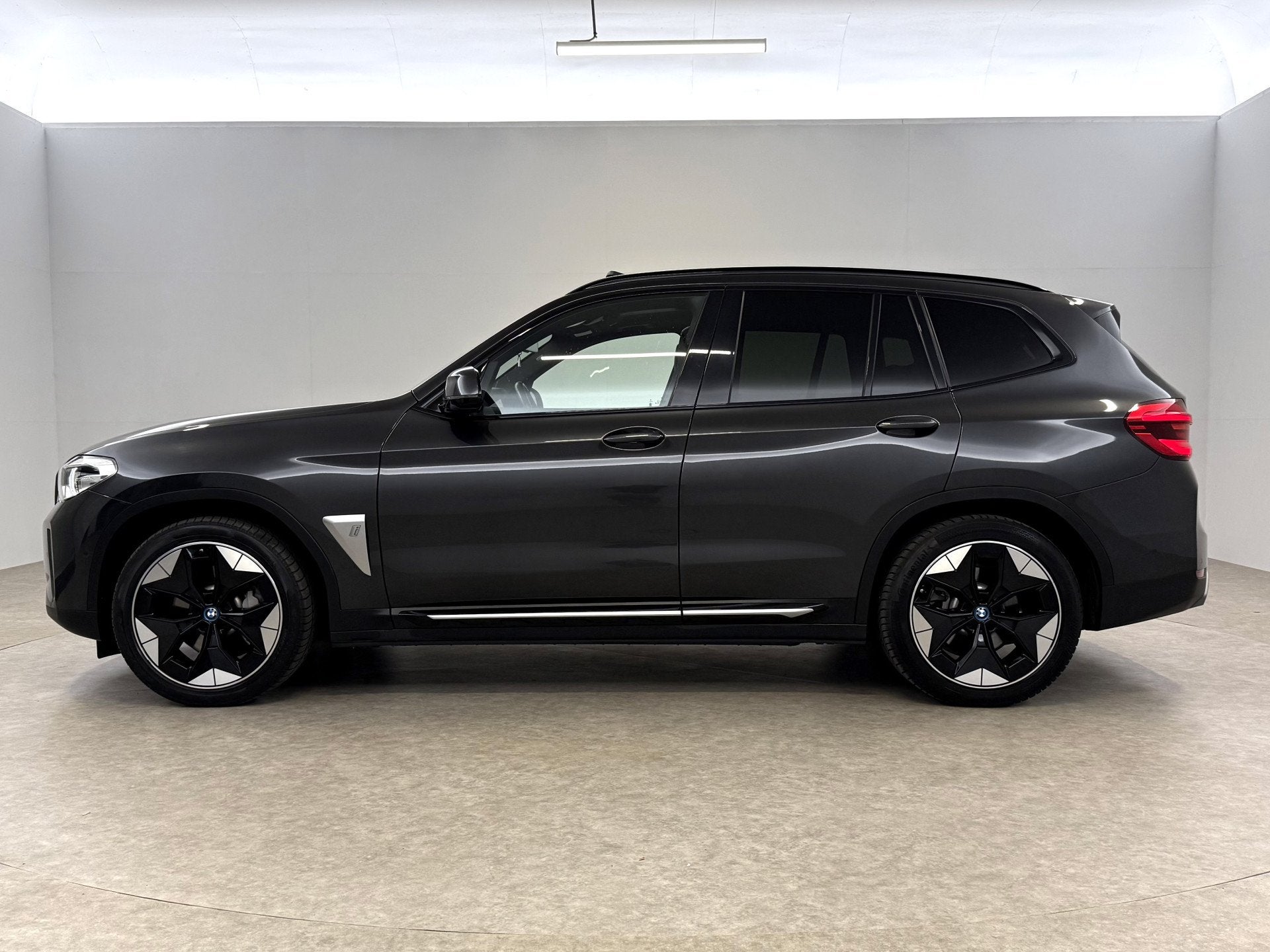 Foto 12 van BMW iX3 Executive 80 kWh | Snelladen | SOH 91% | Pano | Came
