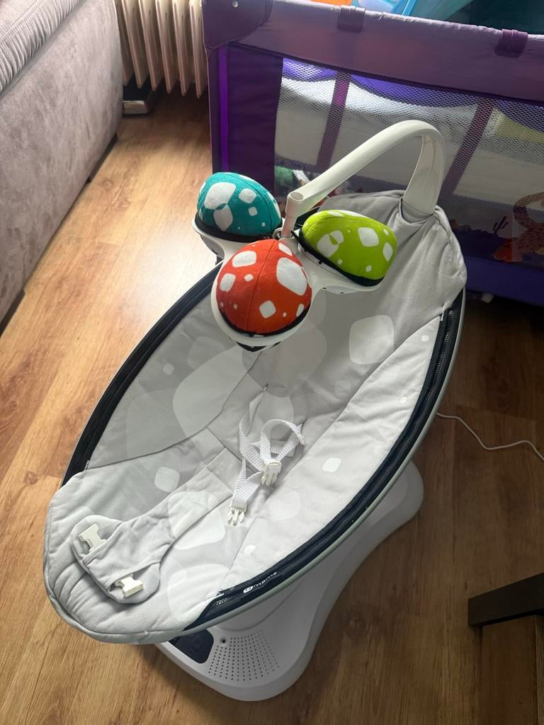 4moms mamaRoo 4.0 Wipstoel - Zo goed als nieuw, Overige merken, Wipstoel, Ophalen of Verzenden, Met gordel(s) of riempje(s)