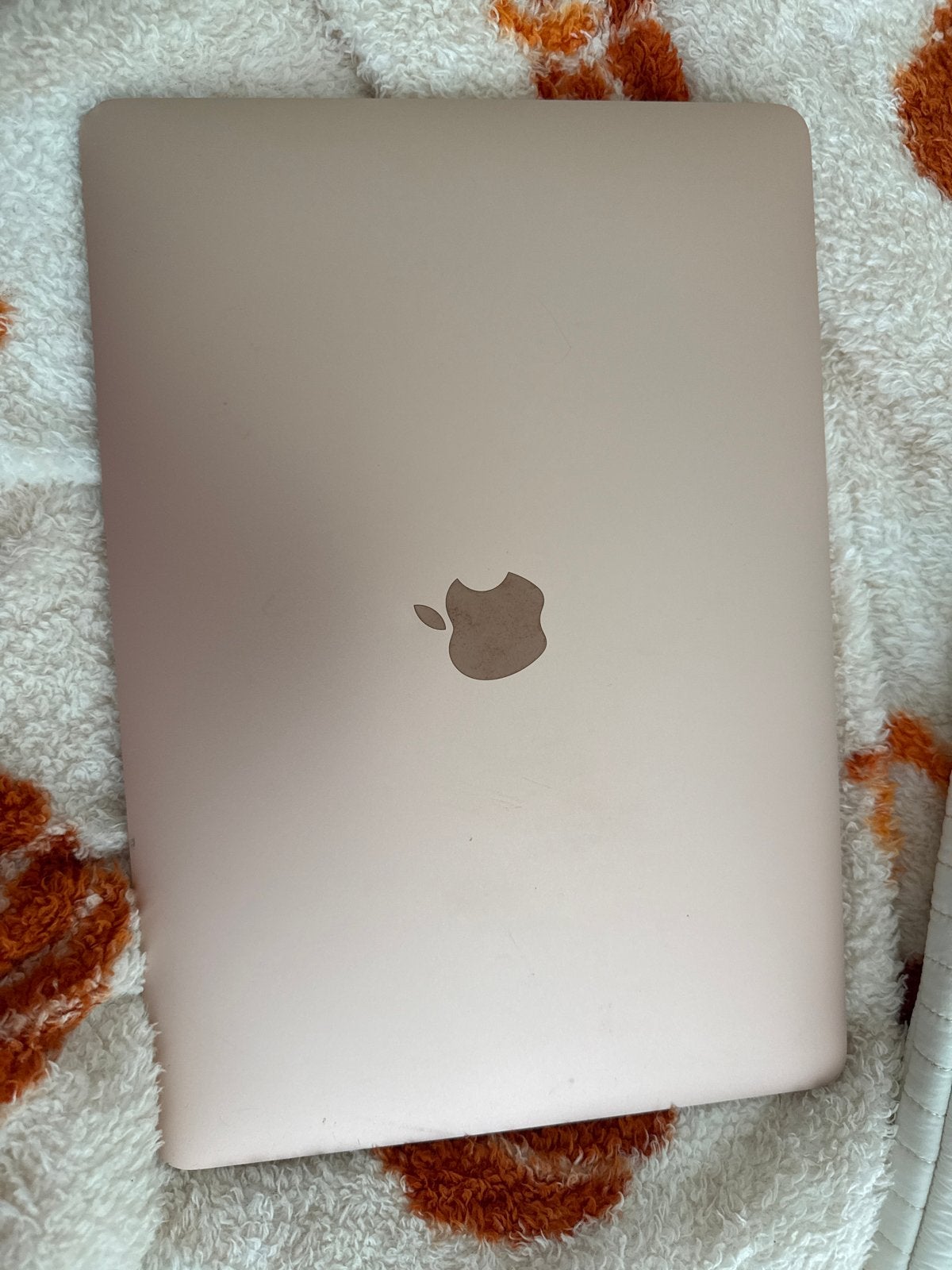 Foto 2 van Apple MacBook Air (Rose Gold) - Goede staat