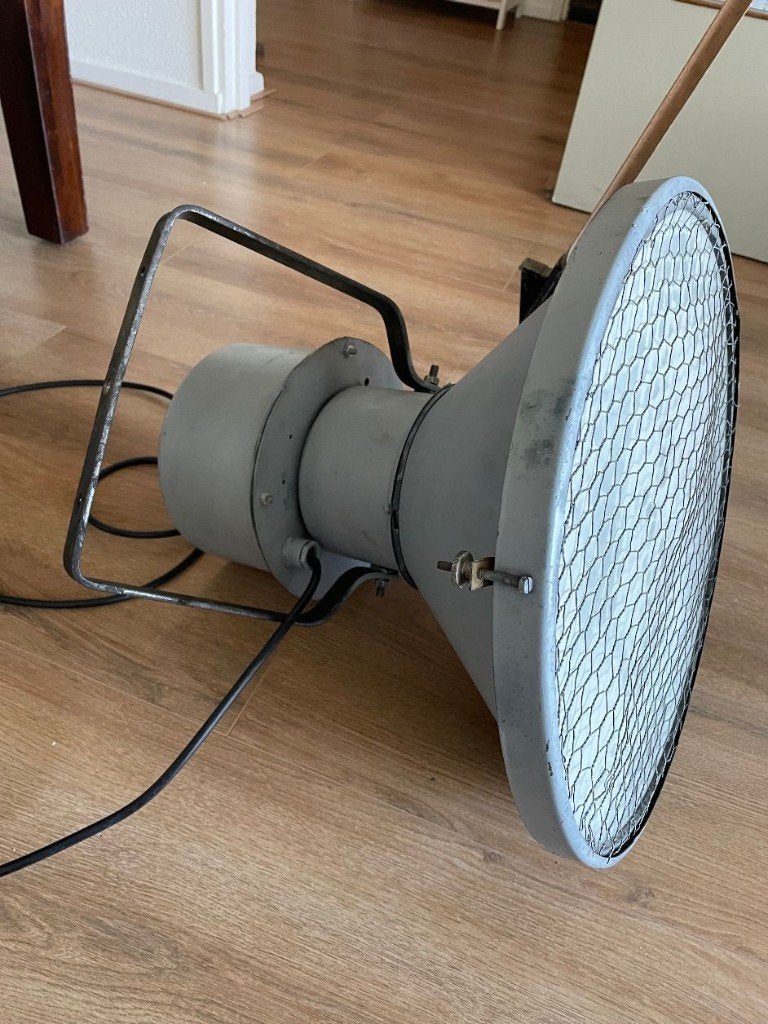 Industriële fabriekslamp met oude houten standaard, Ophalen, Gebruikt, 100 tot 150 cm