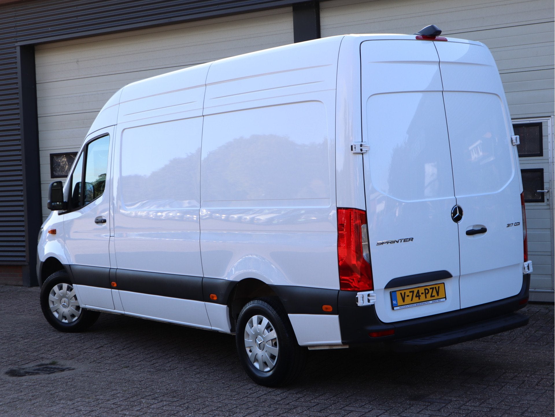 Mercedes-Benz Sprinter 317 CDI Automaat L2H2 RWD - LED - Mbu, Automaat, Gebruikt, Euro 6, 4 cilinders