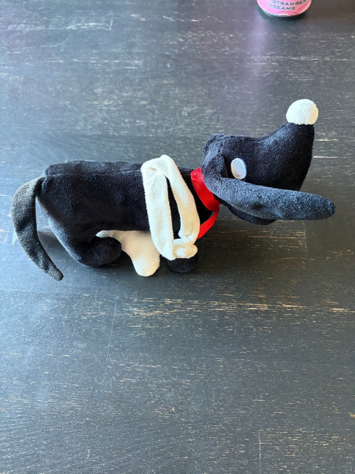 Schattige zwarte teckel knuffel met botje muzikdoosje, Ophalen, Zwart, Hond, Zo goed als nieuw