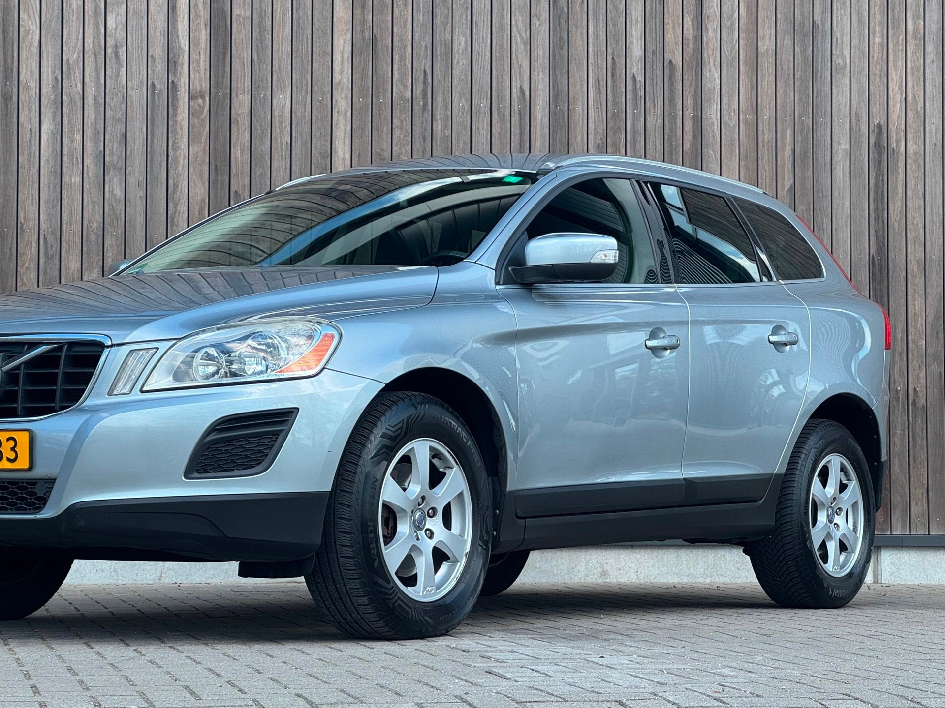 Volvo XC60 2.0 T5 |LEES TEKST|, Zwart, 4 cilinders, Leder, Bedrijf
