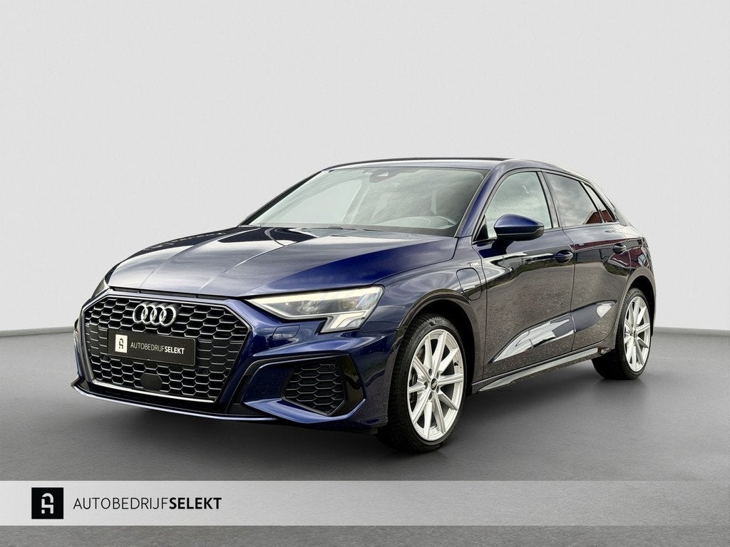 Audi A3 Sportback 40 TFSI e| RS stoelen | Carplay | Camera |, Auto's, Audi, 4 cilinders, Blauw, 71 km/l, 13 kWh