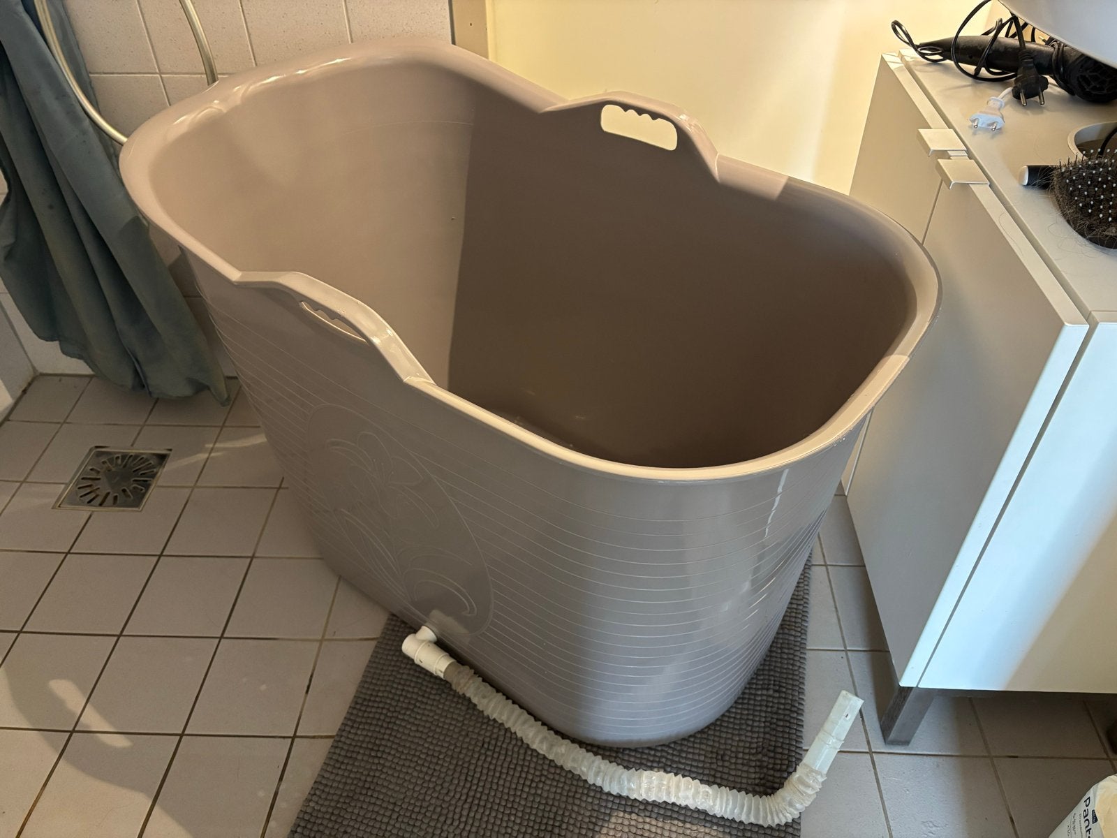 Bad Bucket - Mobiel Bad - Grijs - Inclusief Slurfje en Kraan, Ophalen, Gebruikt, Overige typen, 50 tot 100 cm