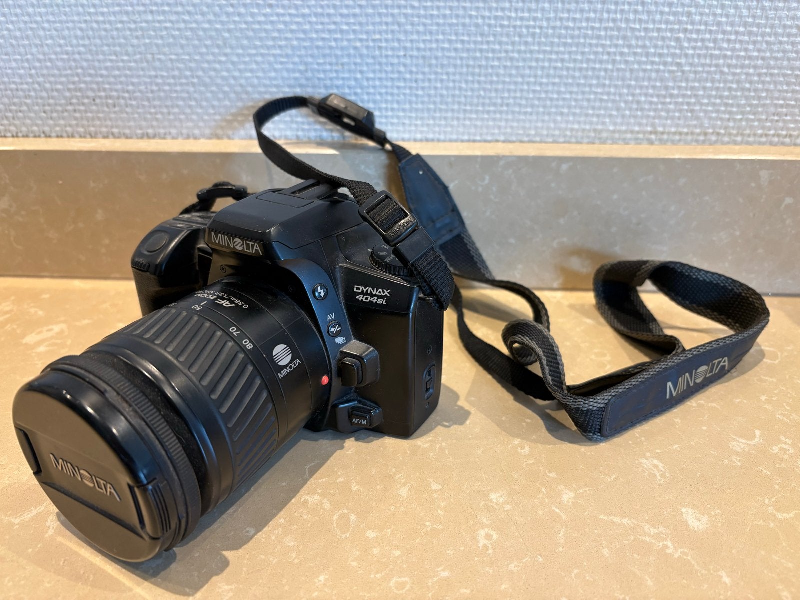 Minolta Dynax 404si Spiegelreflexcamera met lens, Audio, Tv en Foto, Fotocamera's Analoog, Ophalen of Verzenden, Gebruikt, Spiegelreflex