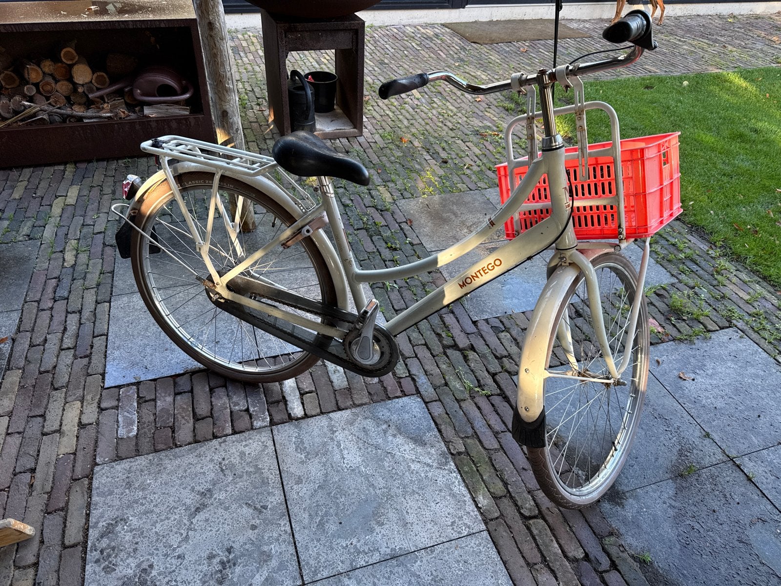 Montego Damesfiets 28 inch met voordrager, Fietsen en Brommers, Overige merken, Terugtraprem, Ophalen of Verzenden, 53 tot 56 cm