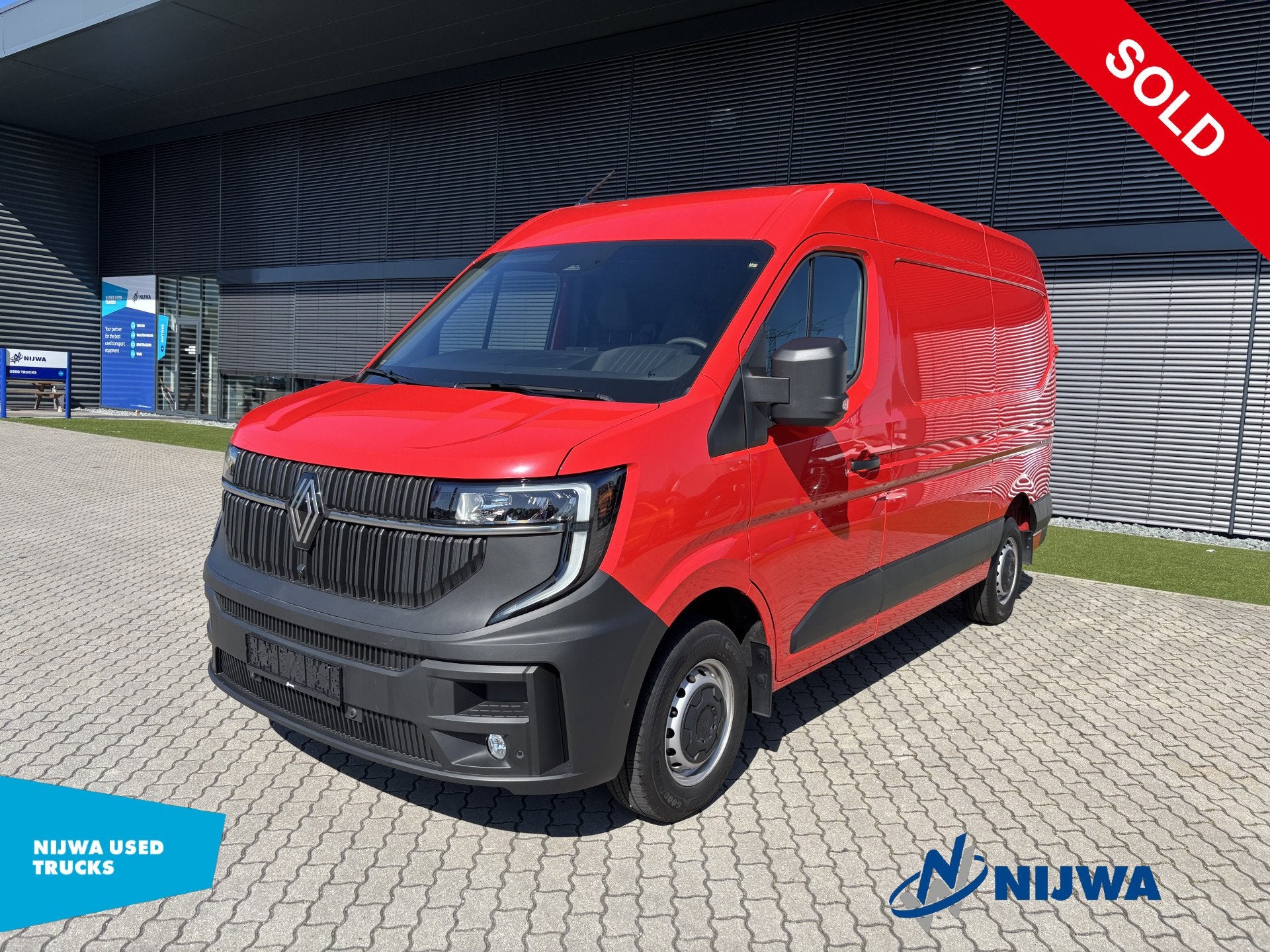 Renault Master 130 L2H2 Carplay + Betimmering (bj 2024), Stof, Gebruikt, Euro 6, 4 cilinders