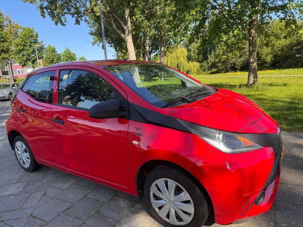 Toyota Aygo 1.0 12V Vvt-i Ddrs 2015 Rood, Voorwielaandrijving, Euro 5, 4 stoelen, Origineel Nederlands