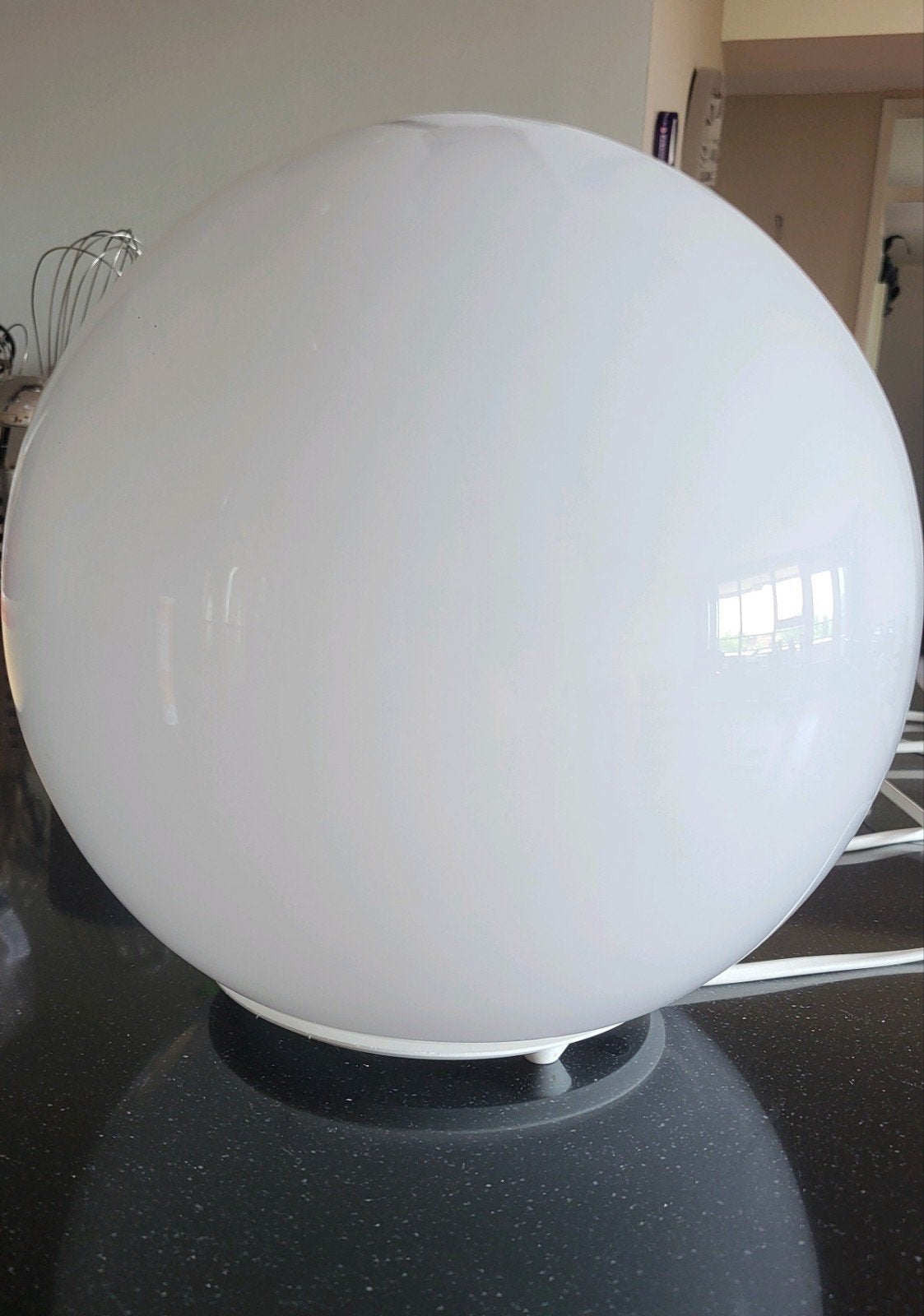 IKEA Fado tafellamp - bolvormig wit glas, Ophalen of Verzenden, Zo goed als nieuw, Glas