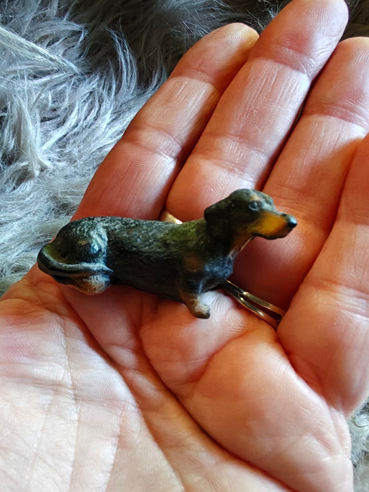 Miniatuur Teckel Beeldje - Handgeschilderd, Ophalen of Verzenden, Zo goed als nieuw, Hond of Kat, Beeldje of Figuurtje