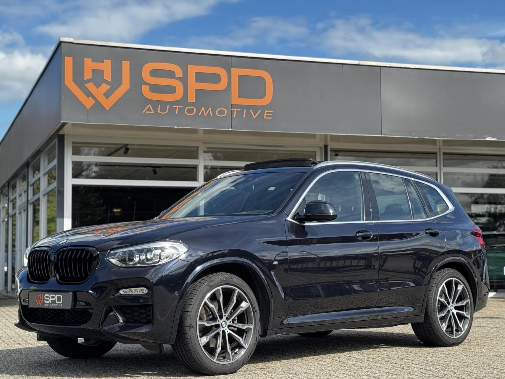 BMW X3 xDrive20i High Executive|M-sport|Trekhaak|Pano|Camera, Auto's, Automaat, Gebruikt, 4 cilinders, 2000 kg