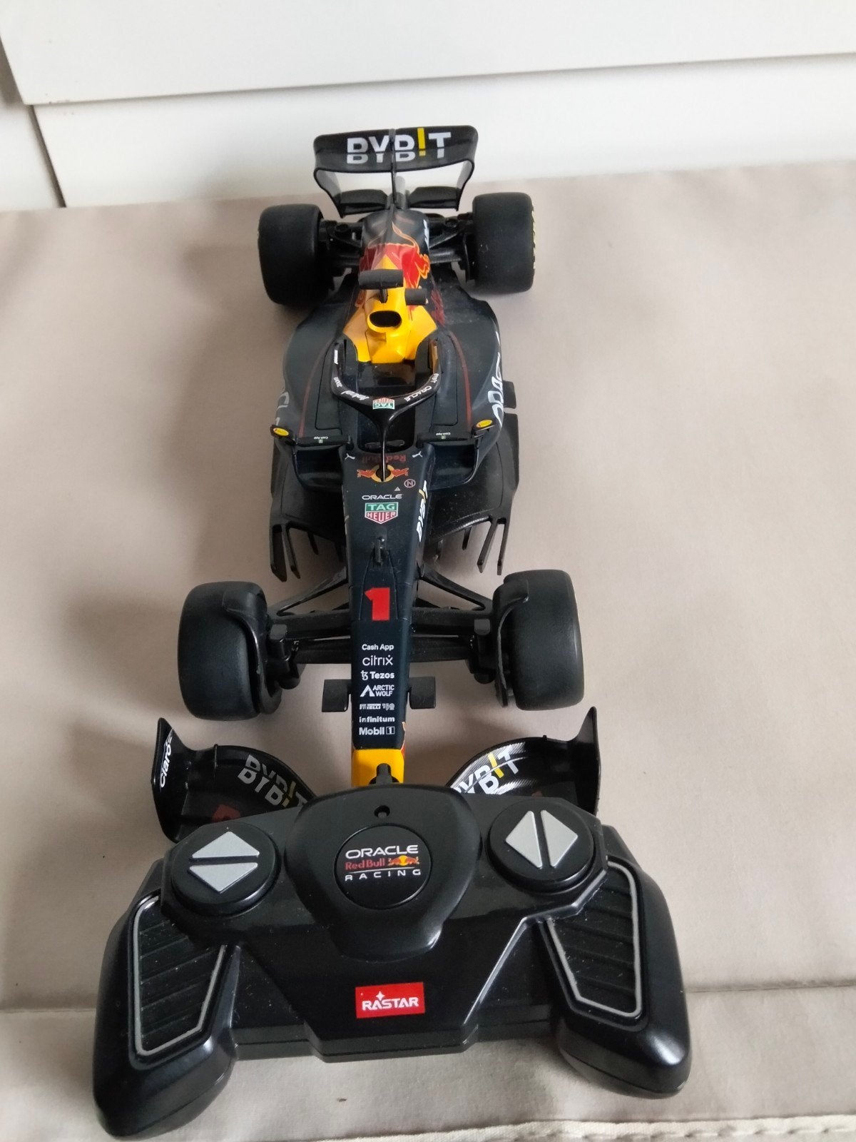 Red Bull Racing F1 RC Auto met Afstandsbediening, Elektro, Ophalen of Verzenden, Zo goed als nieuw, Auto onroad