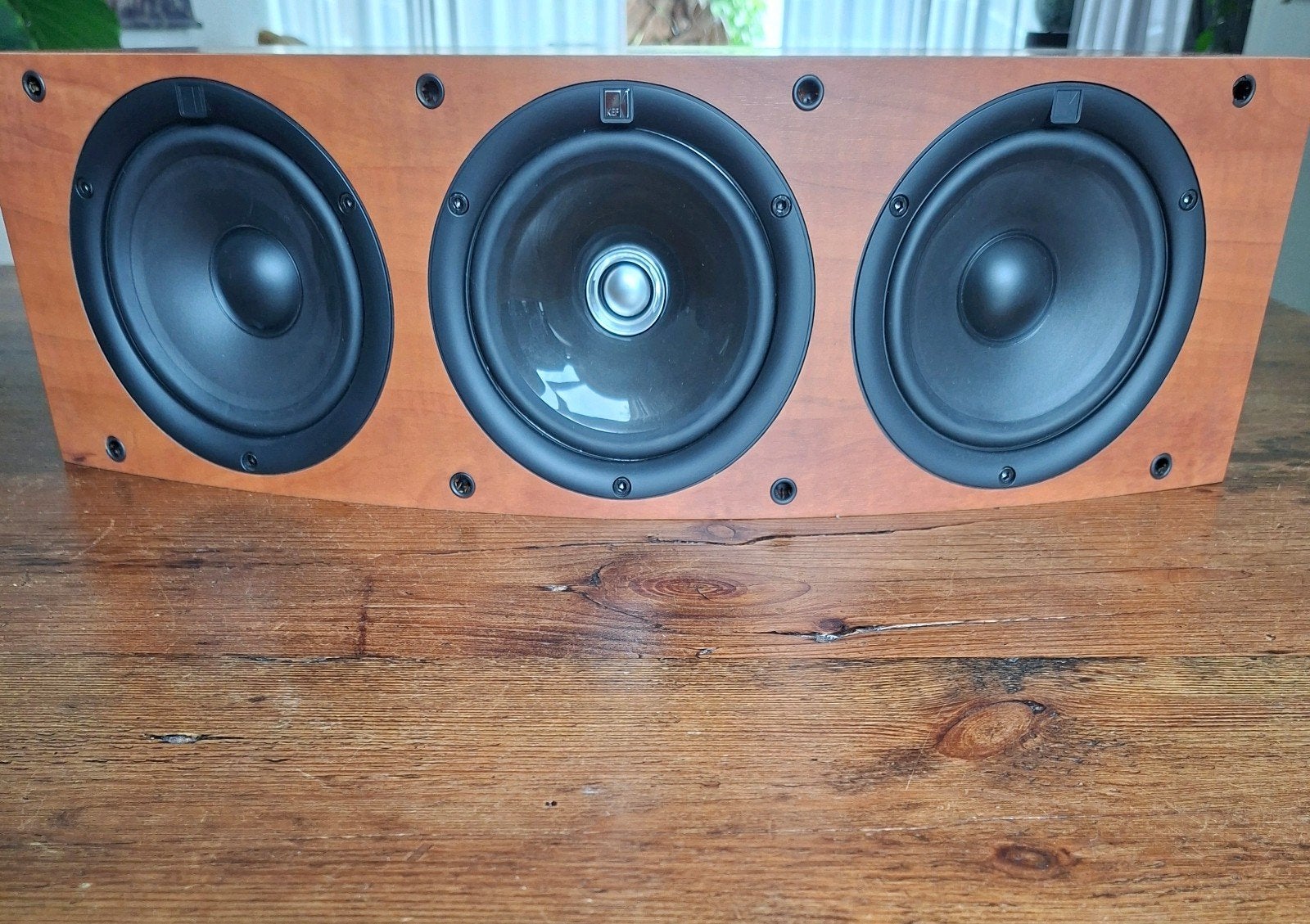 KEF Q10c Center Speaker - Hoge Kwaliteit Audio, Zo goed als nieuw, Center speaker, Ophalen, 150 watt of meer