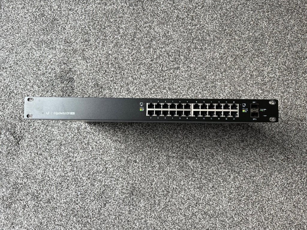 Ubiquiti EdgeSwitch 24, Ophalen of Verzenden, Zo goed als nieuw
