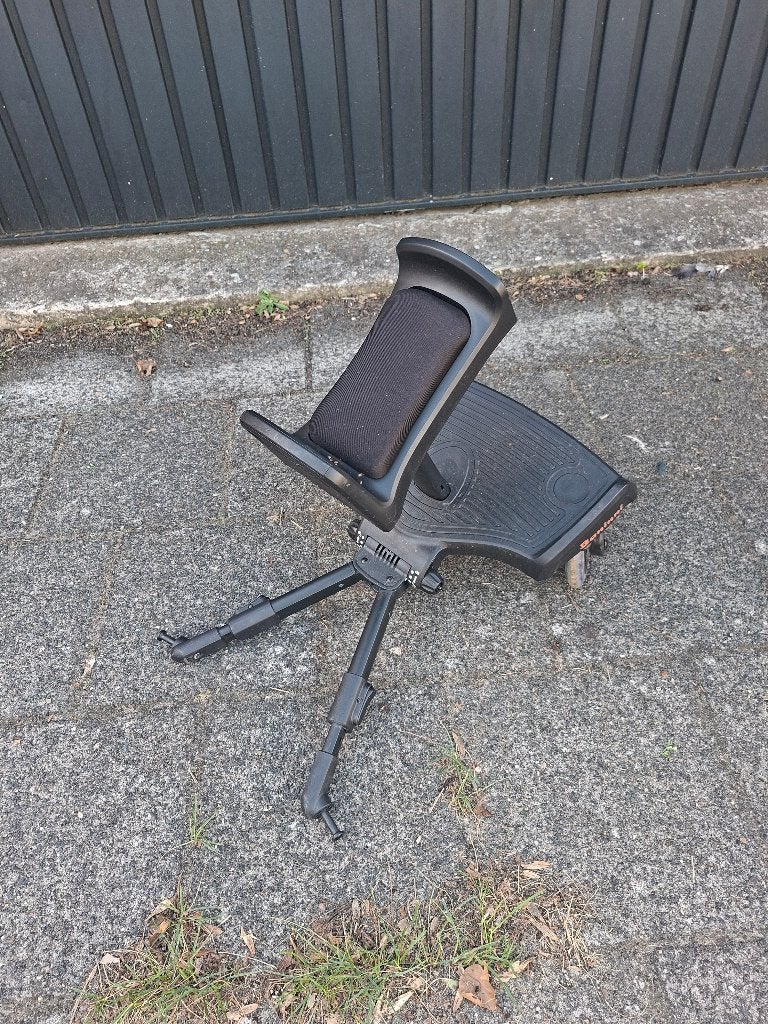 1 zwarte Baninni meerijdplankje met zitje en met wieltjes, Ophalen, Gebruikt, Overige merken