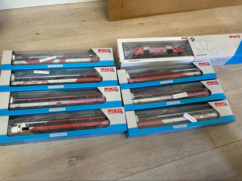 T002 - Complete Fyra set - Piko - H0, Wisselstroom, Treinset, Nieuw, NS
