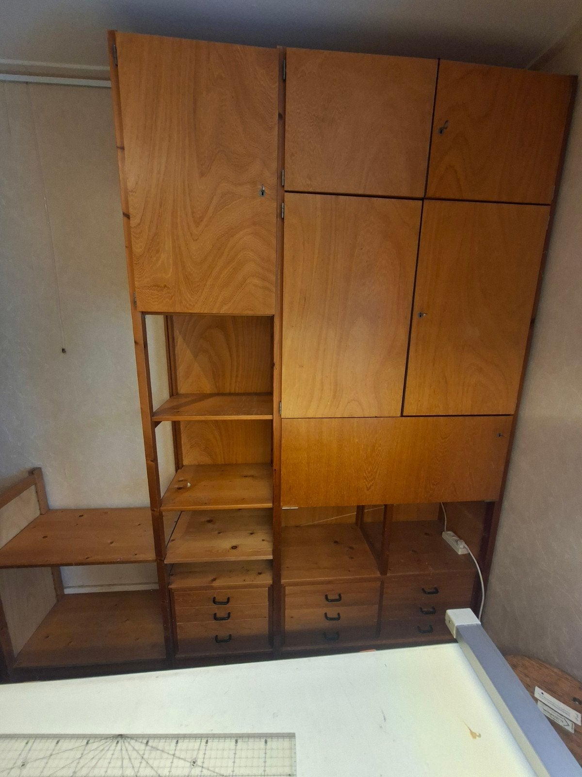 Houten wandmeubel met opbergruimte., Ophalen, Gebruikt, 200 cm of meer, 200 cm of meer