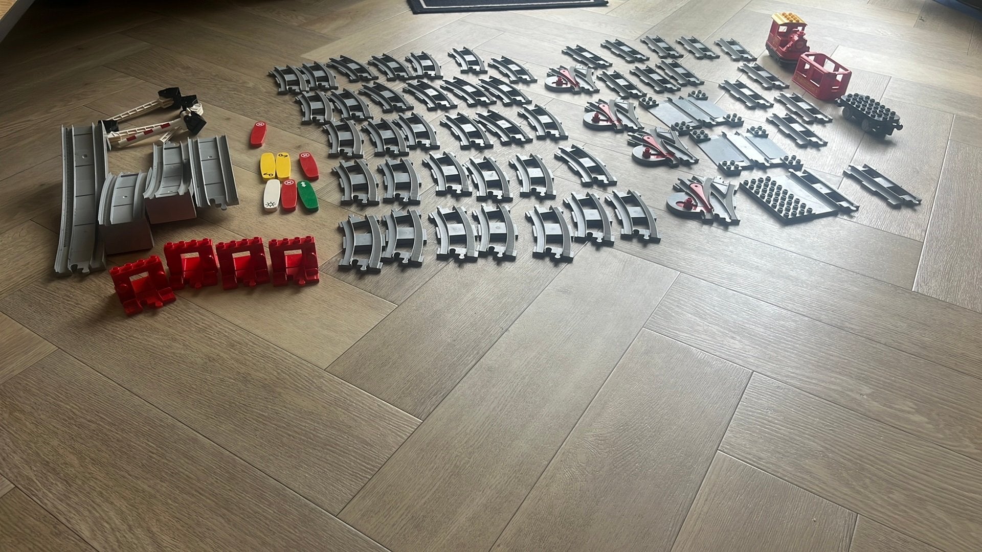 Duplu treinbaan + uitbereidingsset, Ophalen, Zo goed als nieuw, Duplo, Complete set
