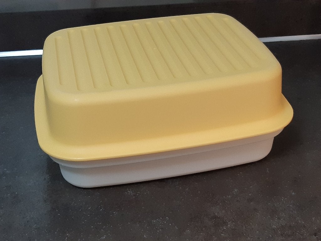 Tupperware grote kaas / brood kornuit uitmuntend geel, Huis en Inrichting, Ophalen of Verzenden, Zo goed als nieuw, Geel, Overige typen
