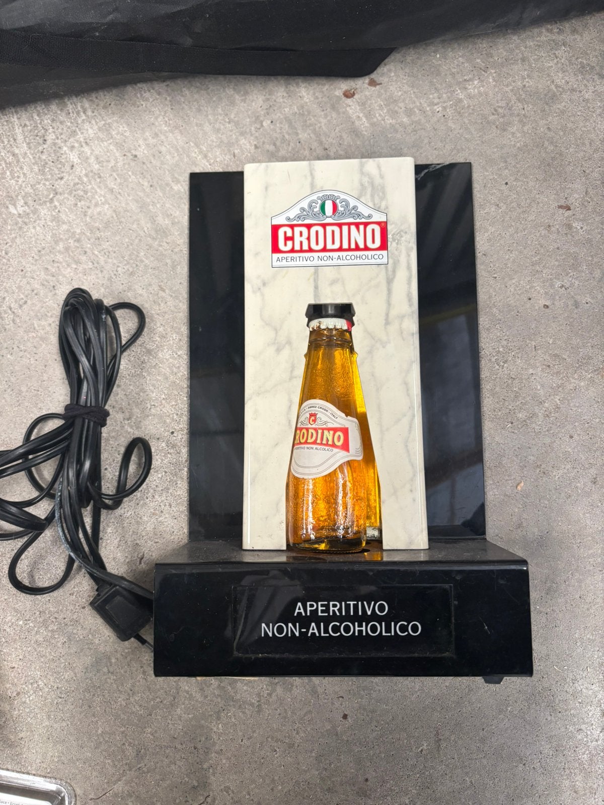 Crodino verlichte reclamedisplay met flesje | verzamelobject, Ophalen of Verzenden, Zo goed als nieuw, Lichtbak of (neon) lamp