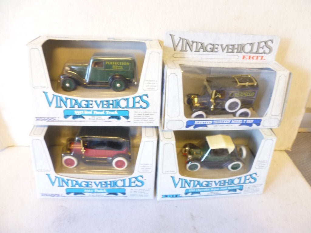 Ertl Vintage Vehicles 2x Ford 1x Buick 1x Chevrolet 1:43, Ophalen of Verzenden, Nieuw, Auto, Overige merken