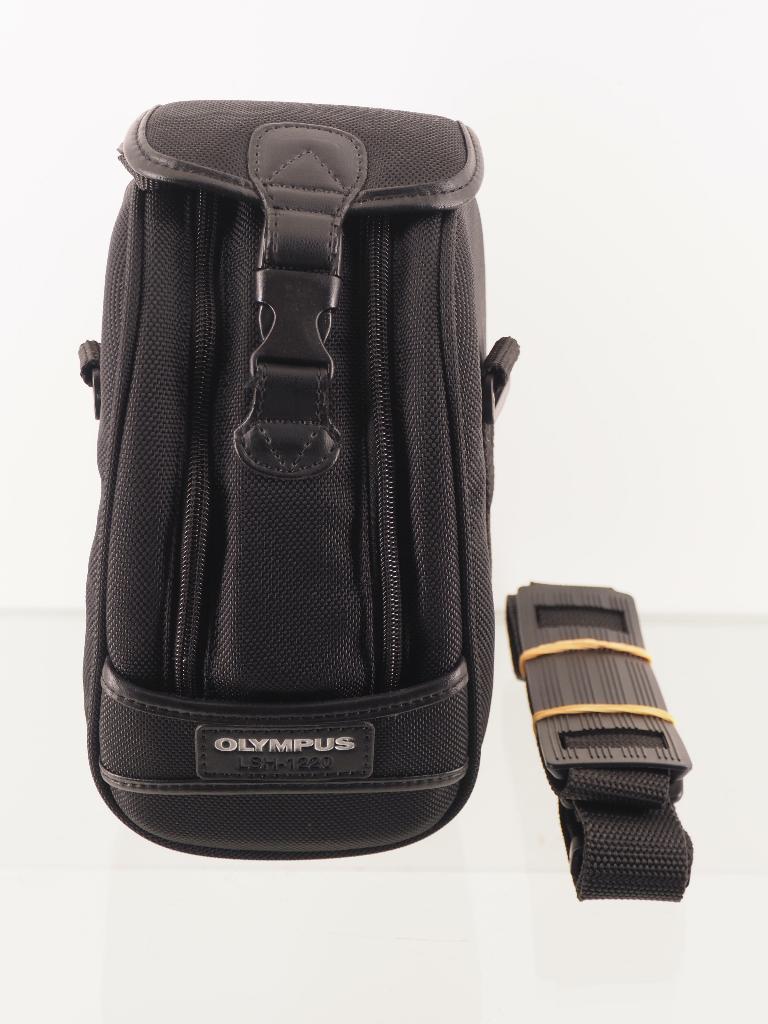 Nog nieuwe Olympus LSH-1220 lenstas voor o.a. 40-150mm 2.8, Ophalen of Verzenden, Overige typen