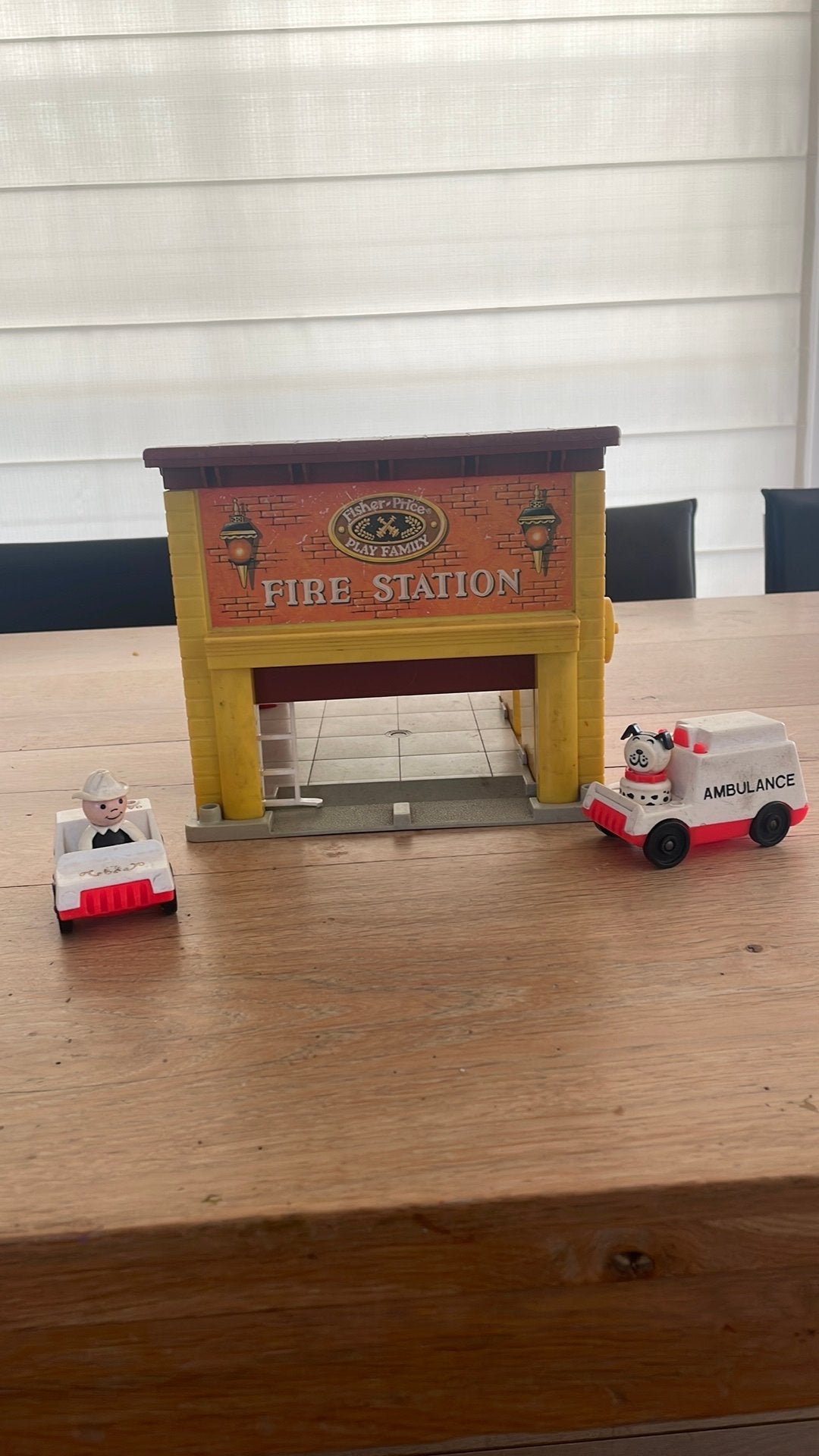 Fisher-Price Play Brandweerkazerne Vintage LAATSTE KANS, Ophalen of Verzenden, Zo goed als nieuw, Bus of Vrachtwagen