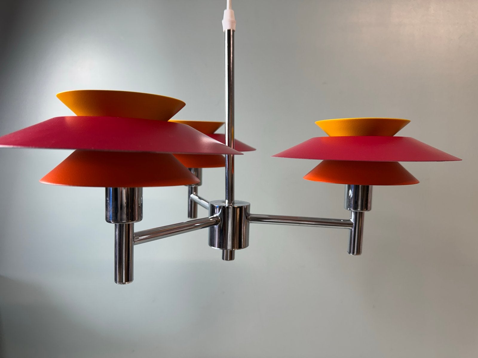 Kleurrijke Deense Design Hanglamp - Nette Conditie, Huis en Inrichting, Lampen | Hanglampen, Gebruikt, Metaal, Ophalen of Verzenden