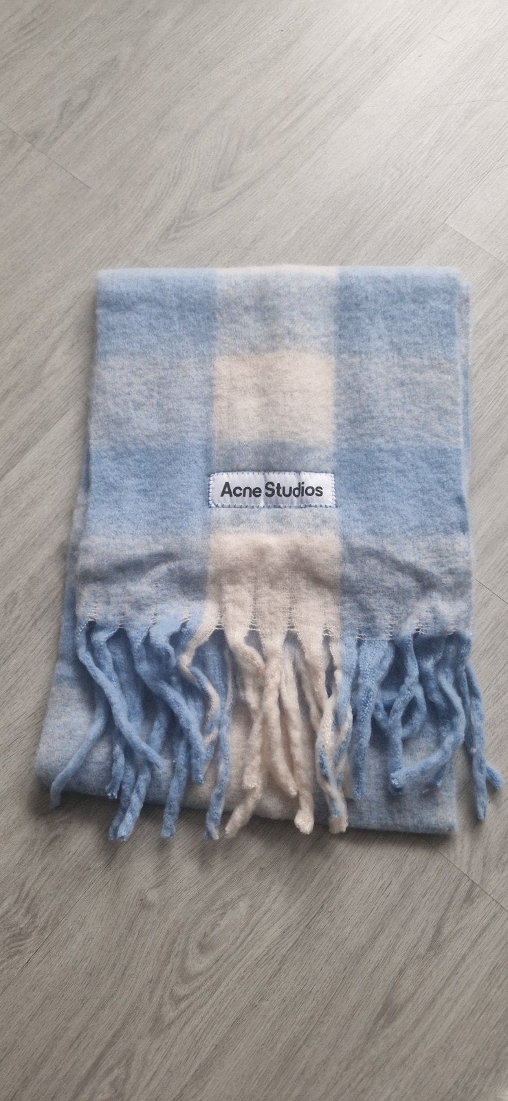 Grote geruite sjaal van Acne Studios, Acne Studios, Ophalen of Verzenden, Zo goed als nieuw, Sjaal