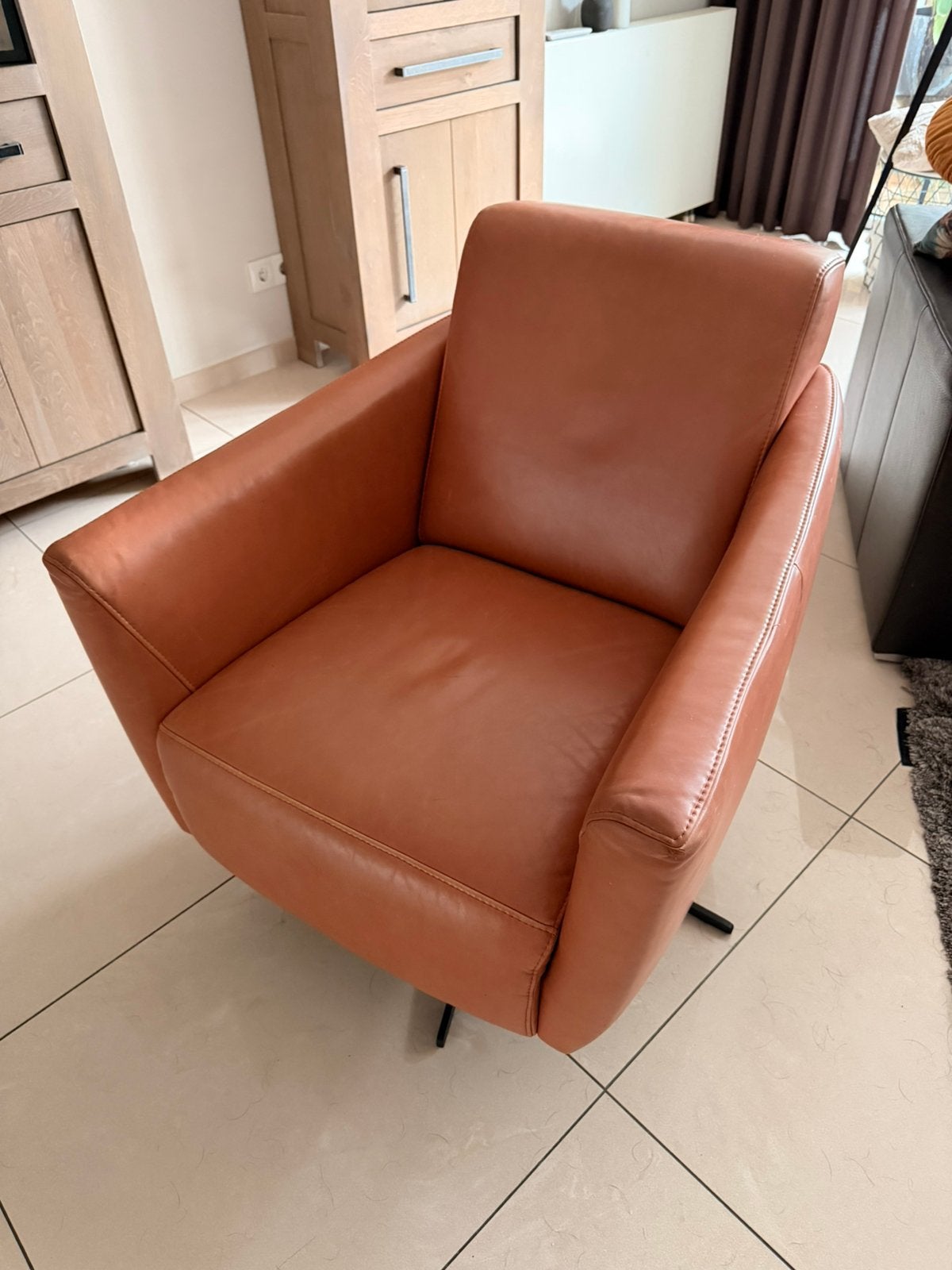 Set van 2 draaibare fauteuils, Ophalen, Zo goed als nieuw, 50 tot 75 cm, Leer
