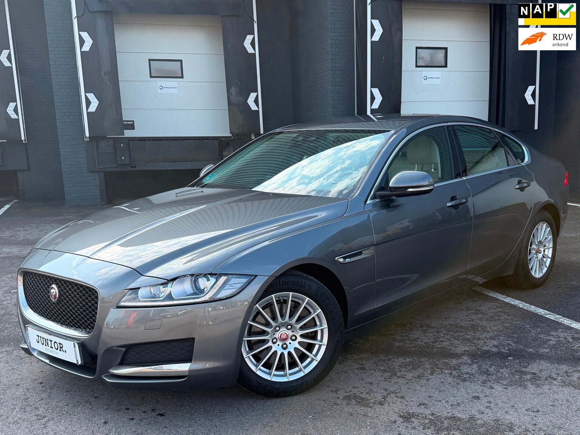 Jaguar XF 2.0d Portfolio DEALERONDERHOUDEN/MERIDIAN/LEDER/CA, Auto's, Automaat, Dealer onderhouden, Achterwielaandrijving, Gebruikt