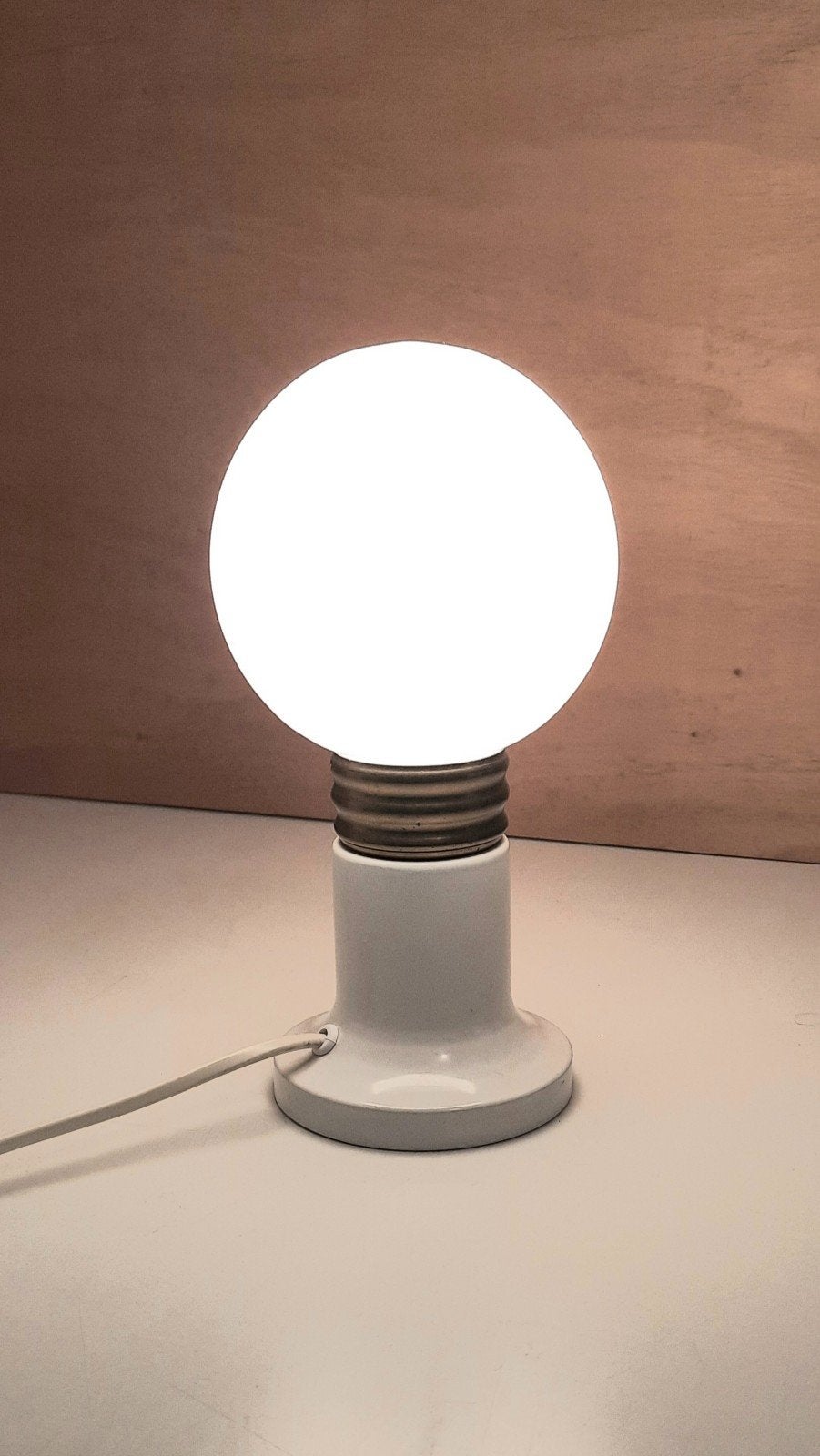 Vintage bollamp space age, lees de beschrijving., Huis en Inrichting, Lampen | Tafellampen, Wit, Ophalen of Verzenden, Glas, Sfeerlamp