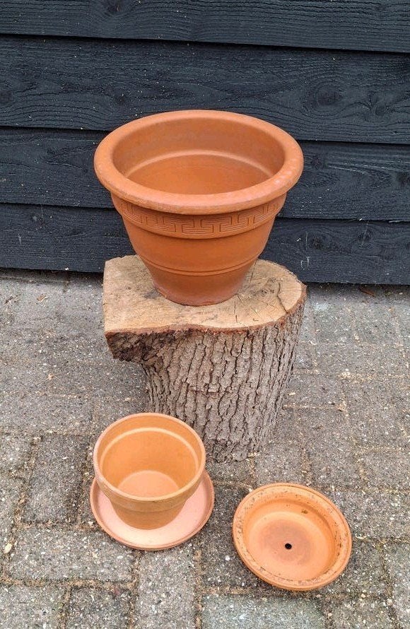 TERRACOTTA POTTEN EN SCHOTELS / SCHALEN, Ophalen, Steen, Gebruikt, Minder dan 30 cm
